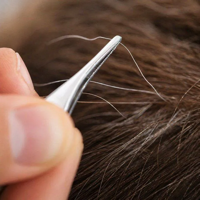 Illustration du post LinkedIn : Les cheveux blancs luttent contre le cancer