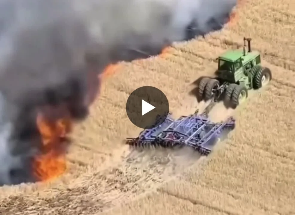 Illustration du post LinkedIn : En plein incendie, il crée tout seul un coupe feu avec son tracteur
