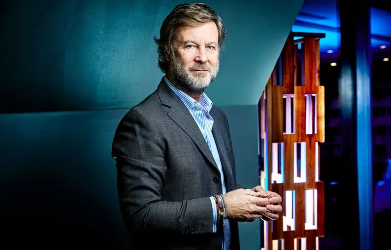 Illustration du post LinkedIn : Avant d'être président d'Accor, Sébastien Bazin a été veilleur de nuit