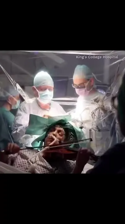 Image: Opération à instrument ouvert