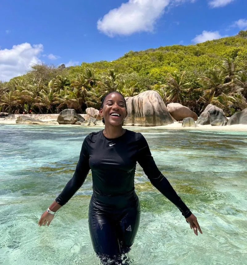 Image: Cette jeune entrepreneur a créé une entreprise qui fait voyager les pauvres