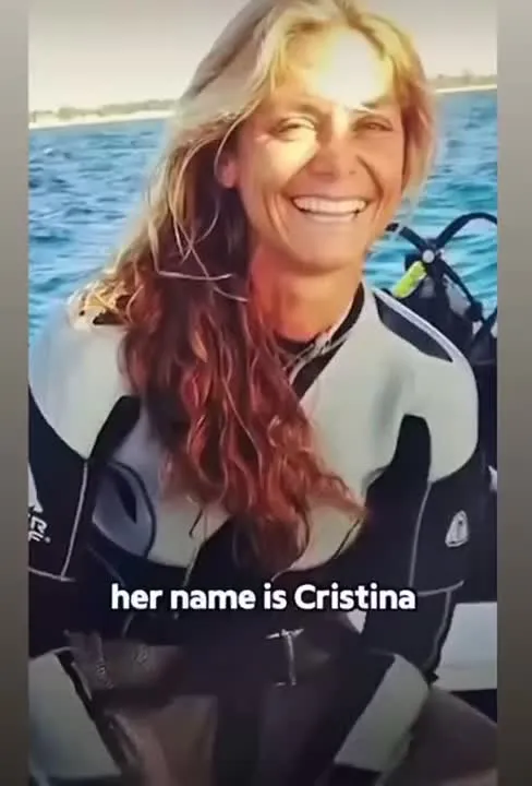 Image: Elle retire les hameçons des gueules de requins