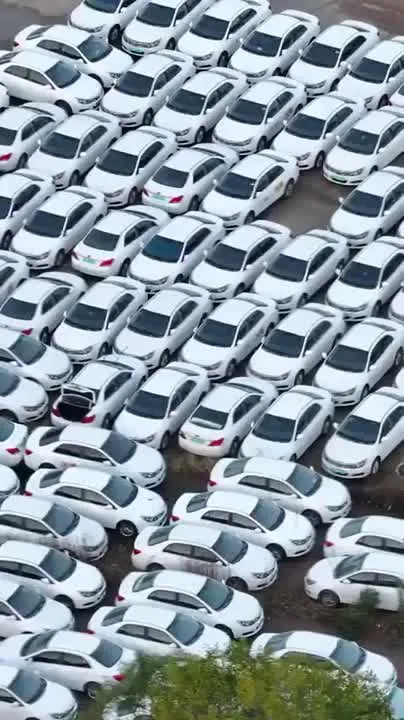 Image: Cimetières géants de voitures électriques en Chine