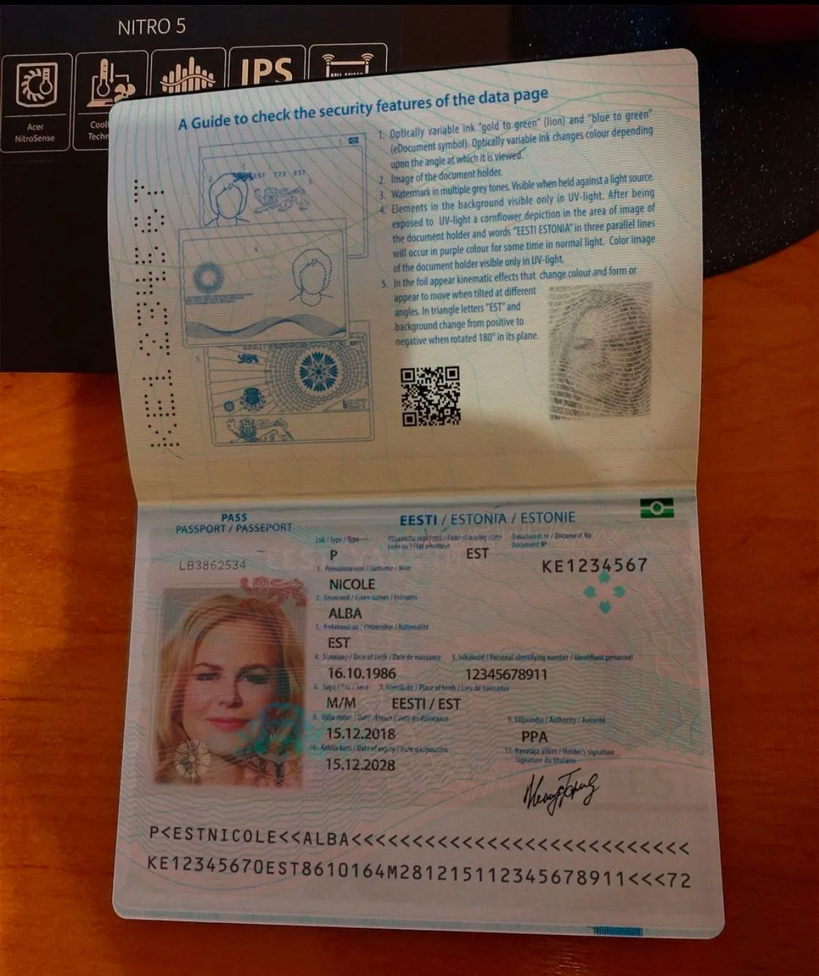 Image: Faux passeport généré par IA