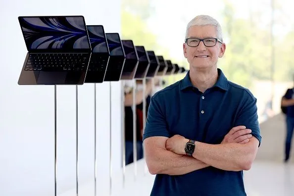 Image: Tim Cook (Apple) produit en Chine pour les compétences des ouvriers et leur outillage