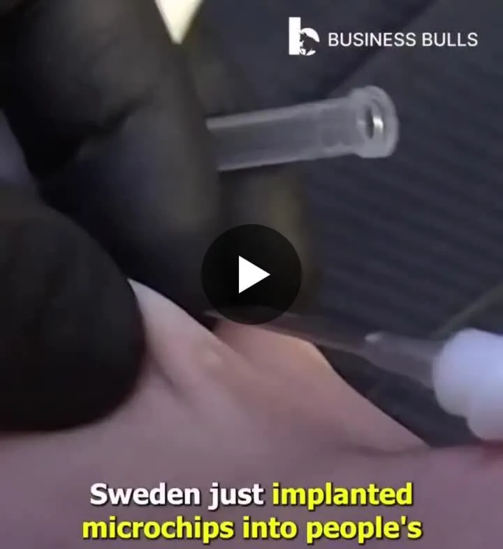 Image: En Suède, on met des implants à micro-puce sous la peau