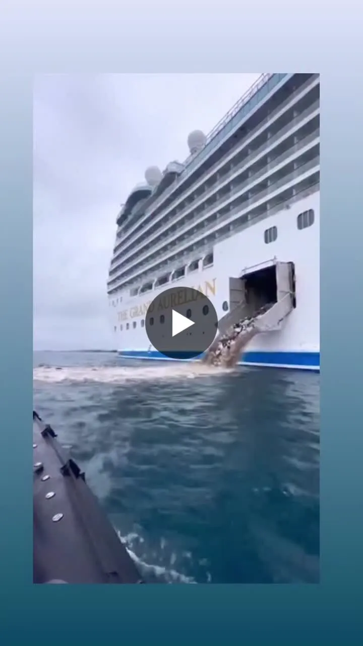 Image: Un bâteau croisière déverse ses déchets dans la mer