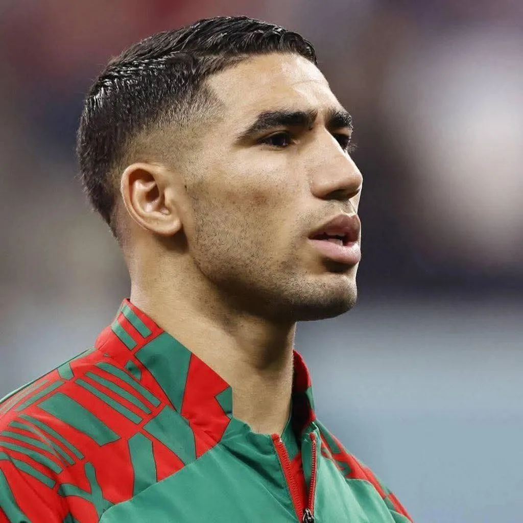 Image: Achraf Hakimi refuse le trophée de la CAN